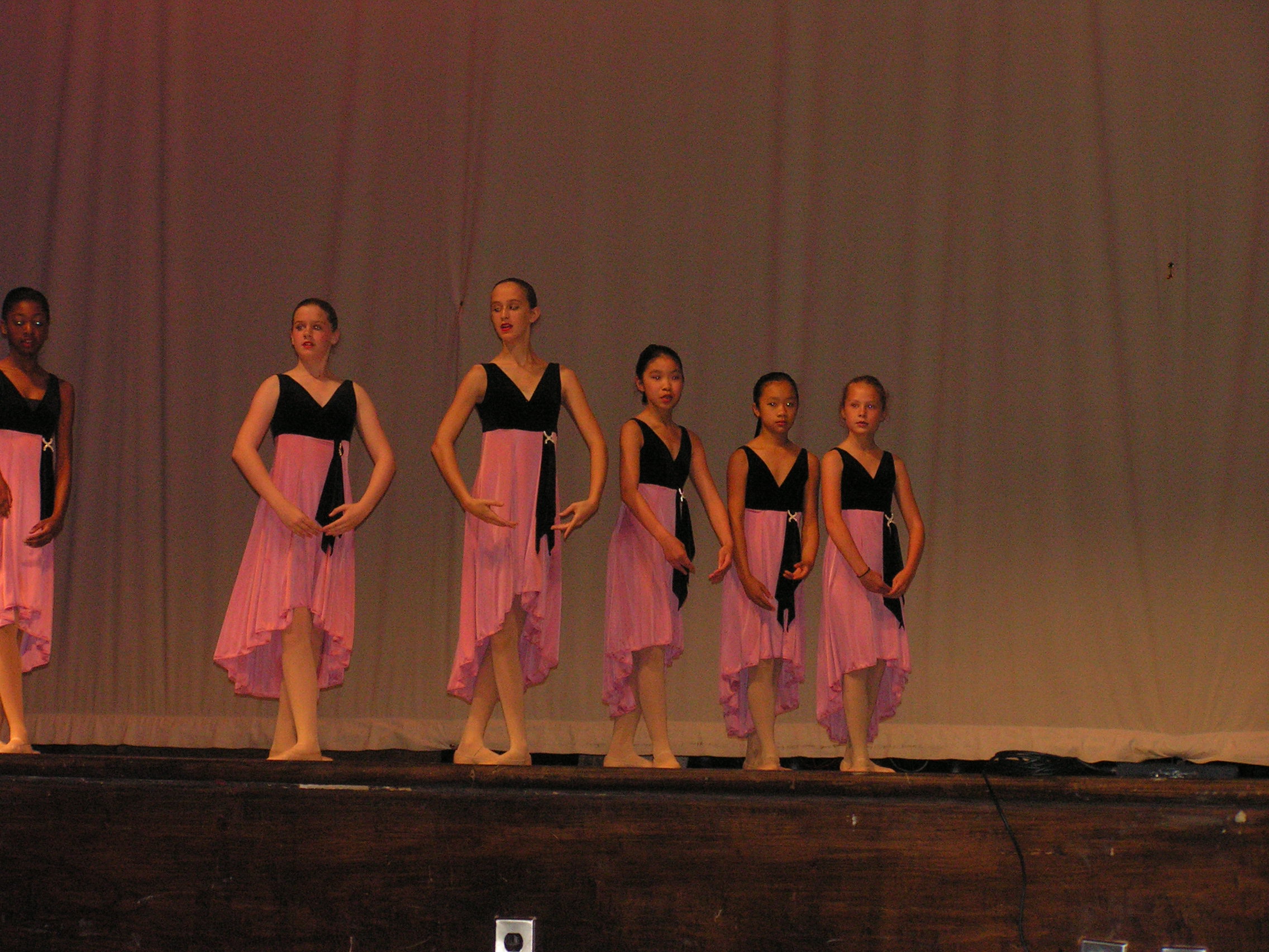 ./2006/Dance Recital/Danceurs Dress Reh 20 0008.JPG